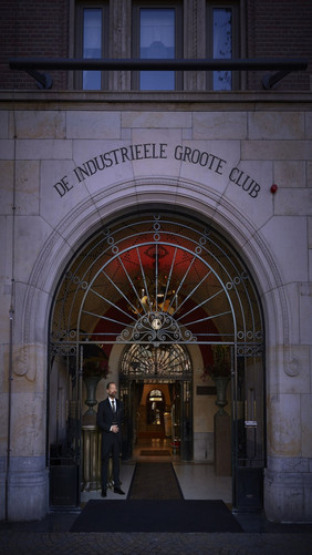 Entering the Hotel TwentySeven starts in style