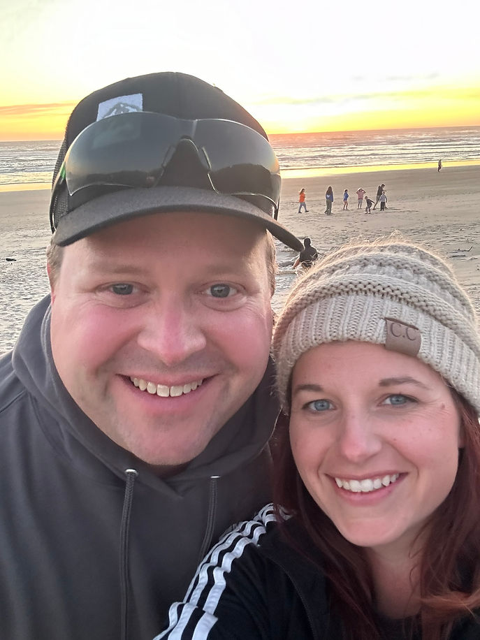 Photo of the husband-and-wife team behind Glenn Family Crafting