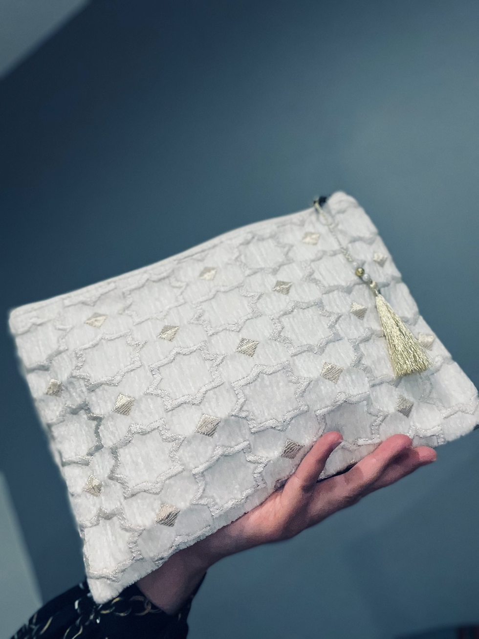 Thumbnail: Geometric White