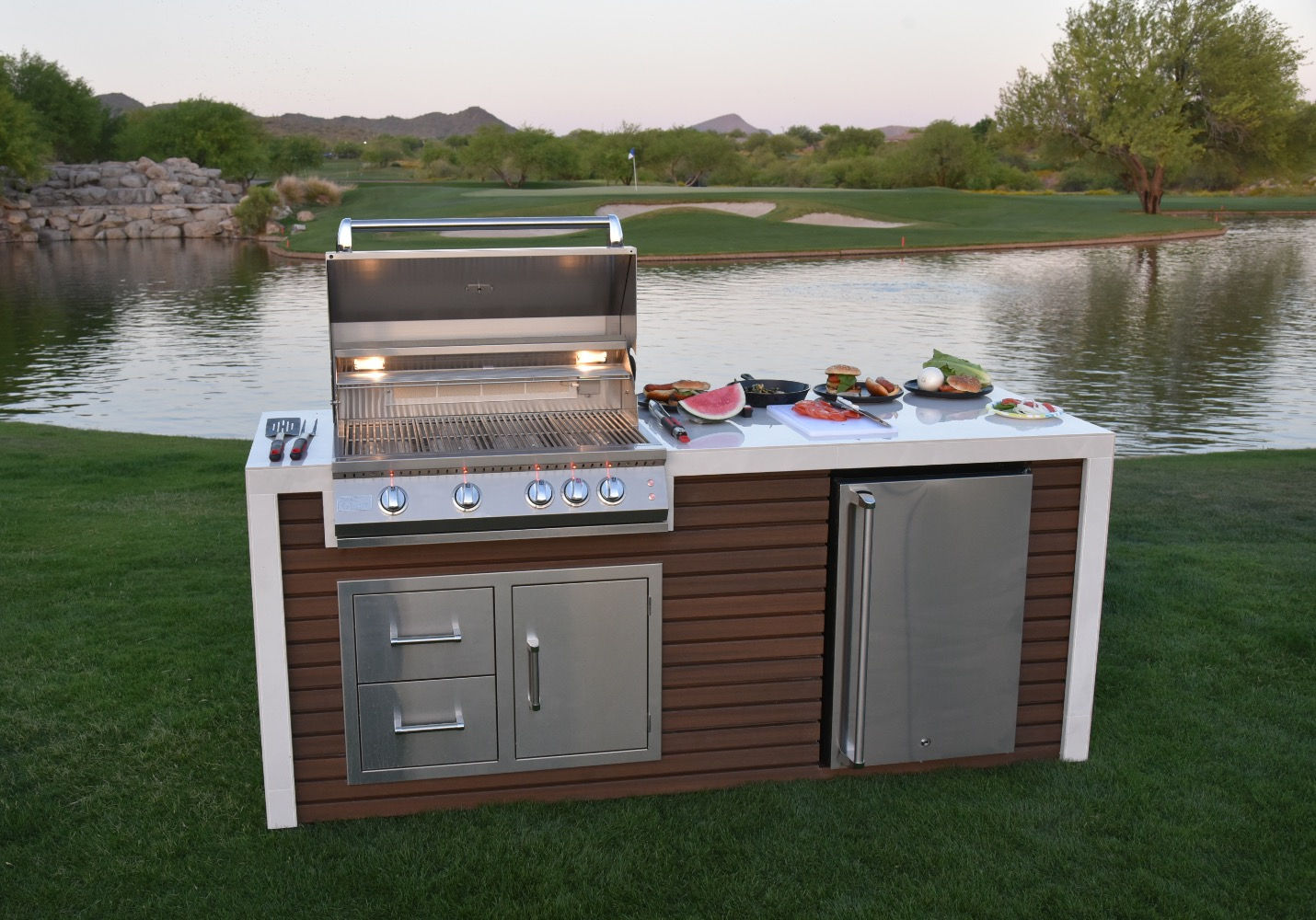 Kokomo Grills Professional Shiplap Outdoor Kitchen with Waterfall Edge