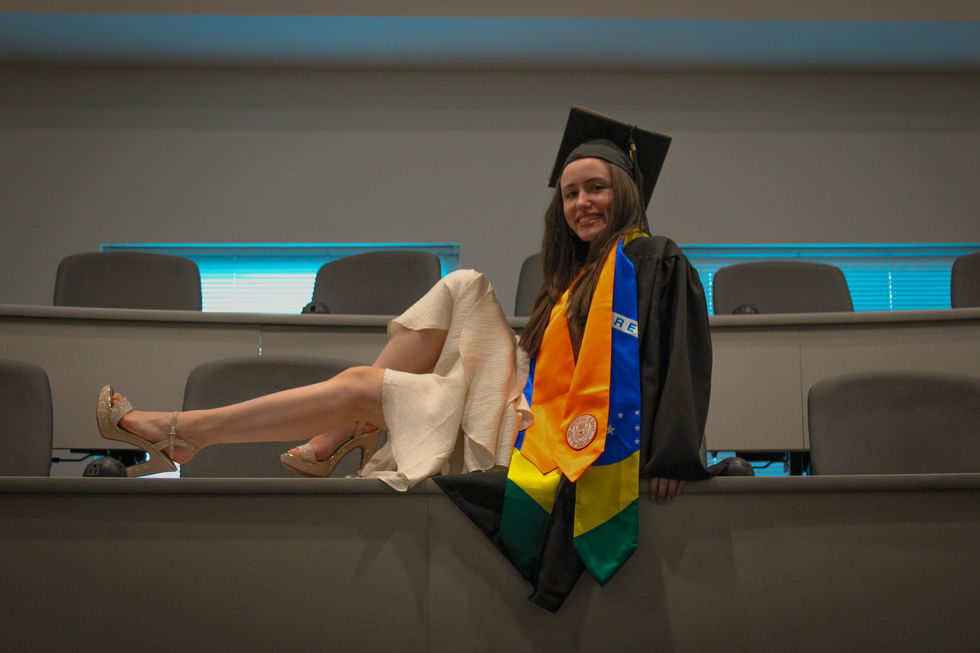 Isabella_Grad_03-25-36
