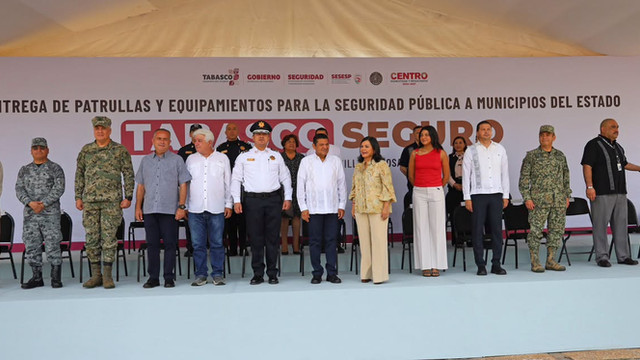 Entrega de patrullas y equipamiento policial en Tabasco el 27 de octubre de 2026; foto del Poder Judicial de Tabasco