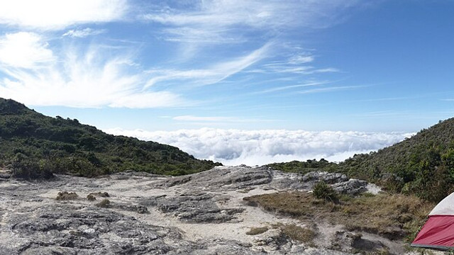Panorámica de Caracas bajo las nubes