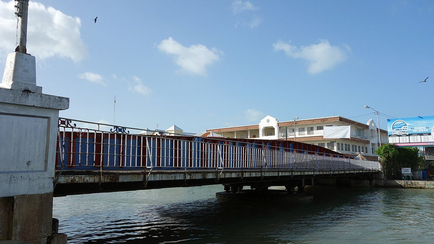 Puente giratorio de Ciudad de Belice