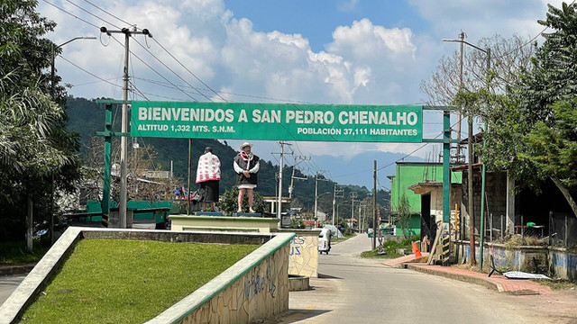 Chiapas: detienen a exalcaldesa de Chenalhó y visitadora de la CEDH por presunto fraude de 4.5 mdp