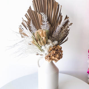 DRIED TABLE ARRANGEMENT