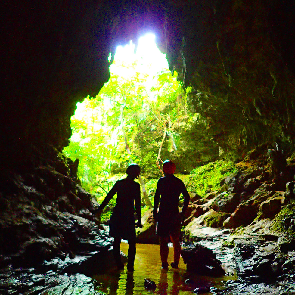 沖縄旅行で石垣島・西表ツアーで遊ぼう！人気のSUP・カヌー・トレッキングで遊びは自由自在！アドベンチャーボートでパナリ島シュノーケリング・シュノーケルなど、西表ツアー人気のケンガイドがおすすめする西表島旅行で人気の観光アクティビティツアーで遊びを満喫！