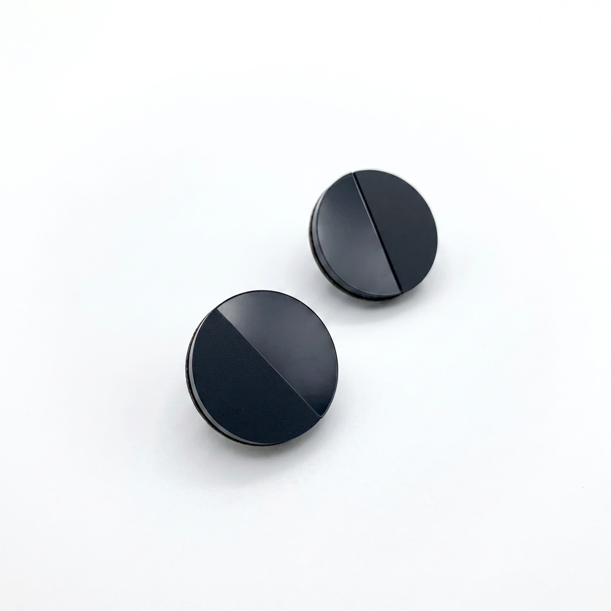 Black & black circles