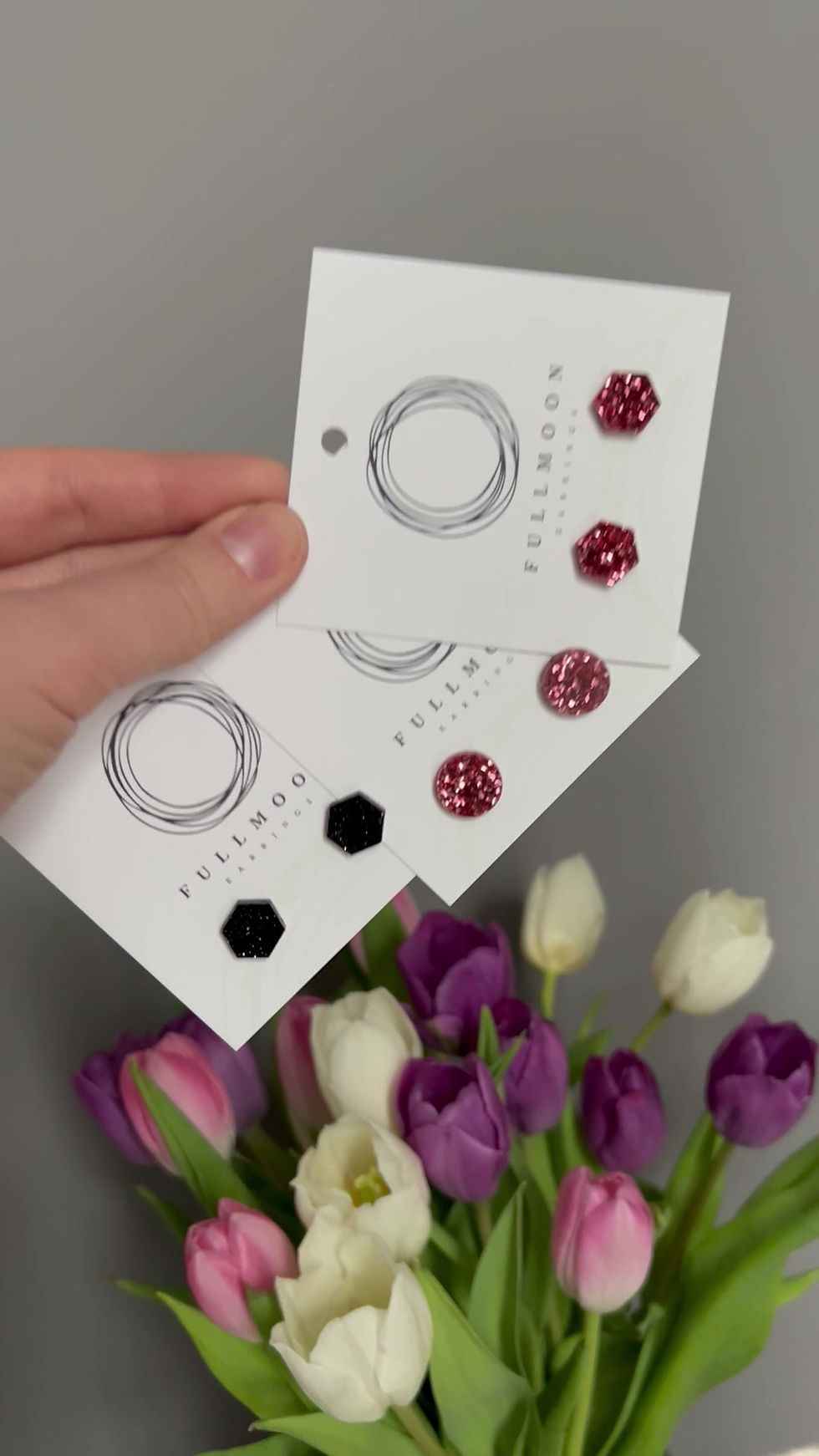 Thumbnail: Dots with pink glitter