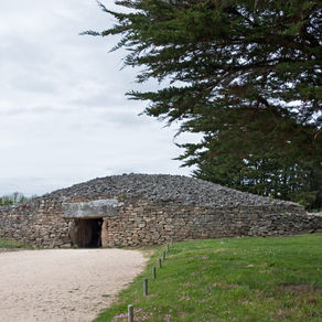 LA TABLE DES MARCHANDS (FRA)