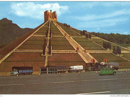 PYRAMIDE du BOULOU (FRA)