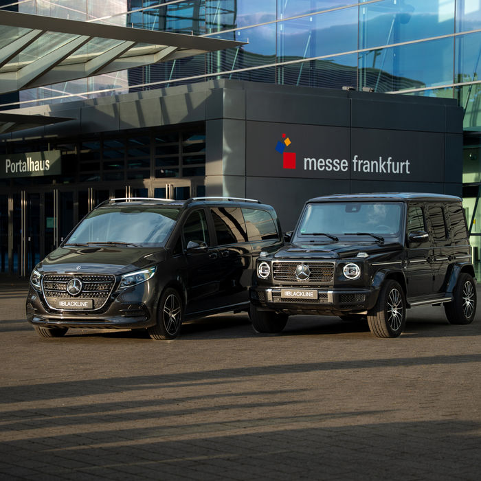 Eventshuttle Flotte vor Messe Frankfurt von Blackline