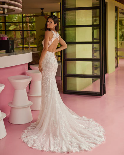 Robes de mariée Nancy | Boutique spécialisée en tenues de mariage et accessoires. Essayages sur rendez-vous, conseils personnalisés, modèles sur mesure, grandes tailles et collections créateurs.