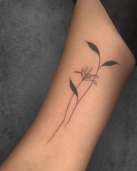 Minimalist leaf tattoo design