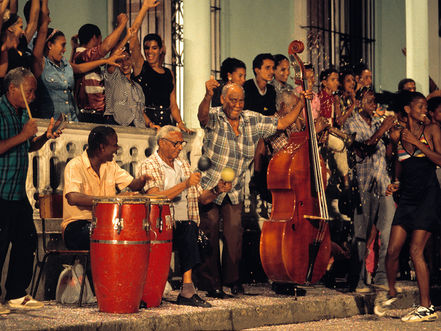Cuba: um lugar incomum, terra para viver grandes paixões...