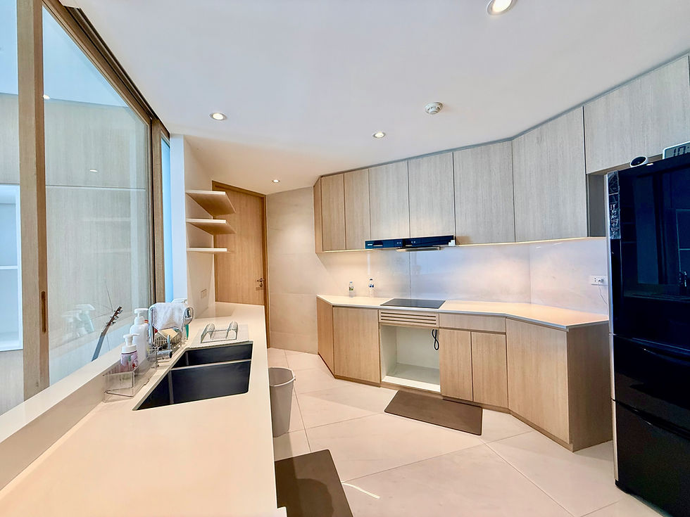 ภาพขนาดย่อ: คอนโด 165 ตร.ม. 3 นอน ระเบียงใหญ่เหนือ วิวโล่ง The Star Estate@Narathiwas