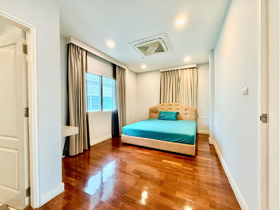 ภาพขนาดย่อ: ขายบ้านหรู Grand Bangkok Boulevard พระราม 9–ศรีนครินทร์ | 79 ตร.ว. | 4 นอน 5 น้ำ