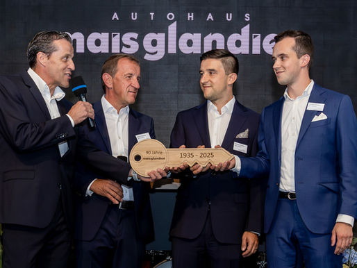 Offizielle Geschäftsübergabe an die vierte Generation