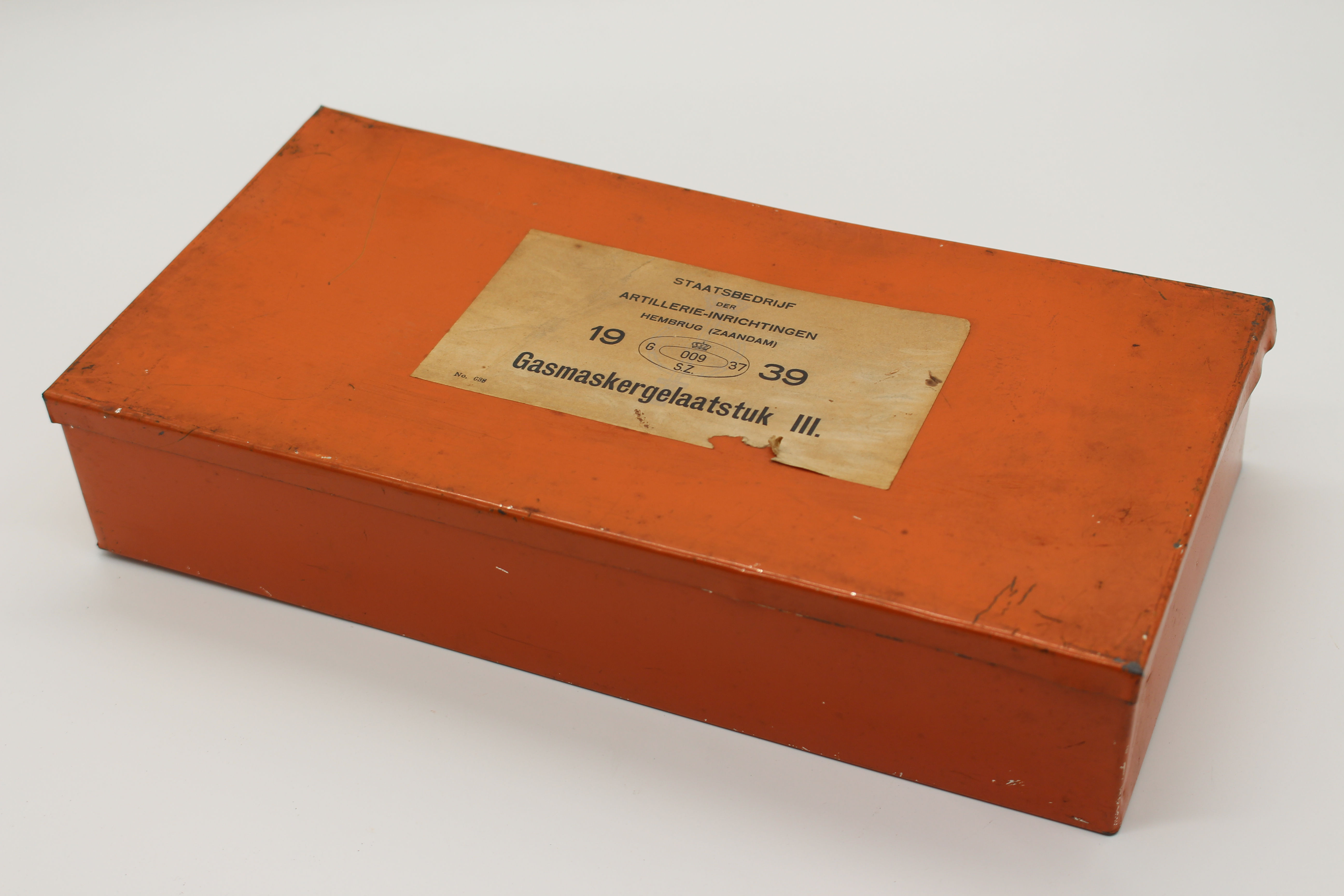 Tin for the Model III gas mask (version for military)