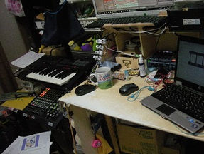 今年の終わりにシングル曲を入れる予定です。心に響けば幸いです。