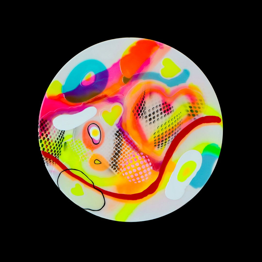 heart 1 & 2 Kunstwerk, Epoxidharz, Neon, glow in the dark, prismar, marina di bartolomeo