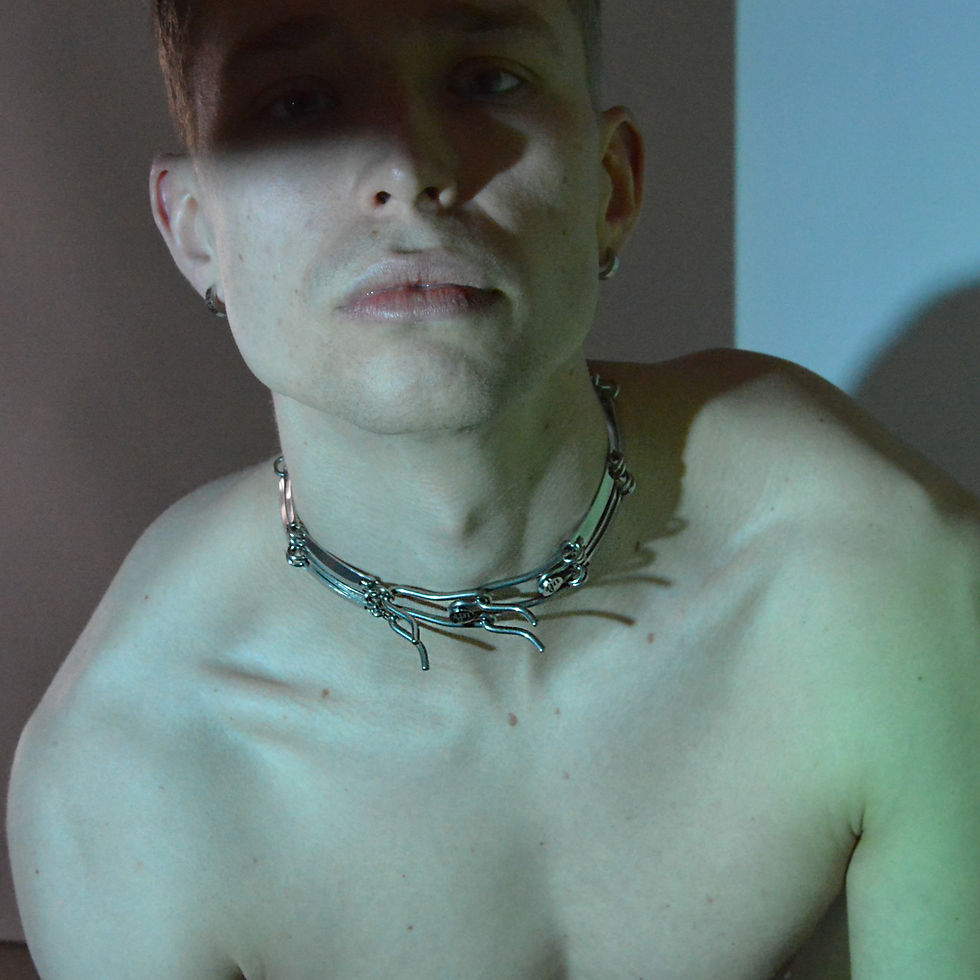 Thumbnail: unArtig Choker