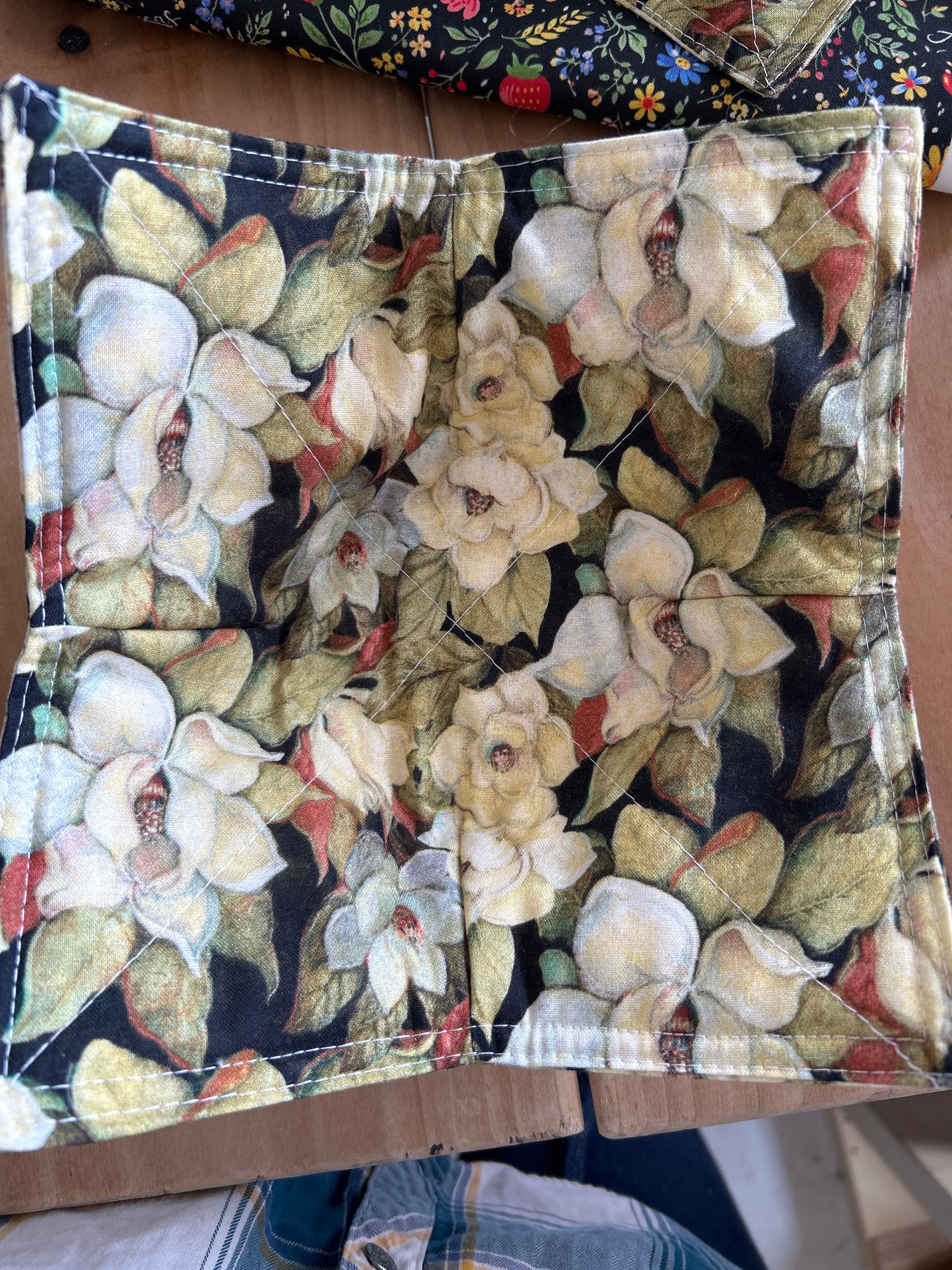 Soup Koozie - Brown Magnolias