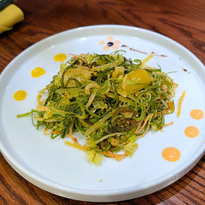Spicy Crabmeat Seaweed Salad w. crunch