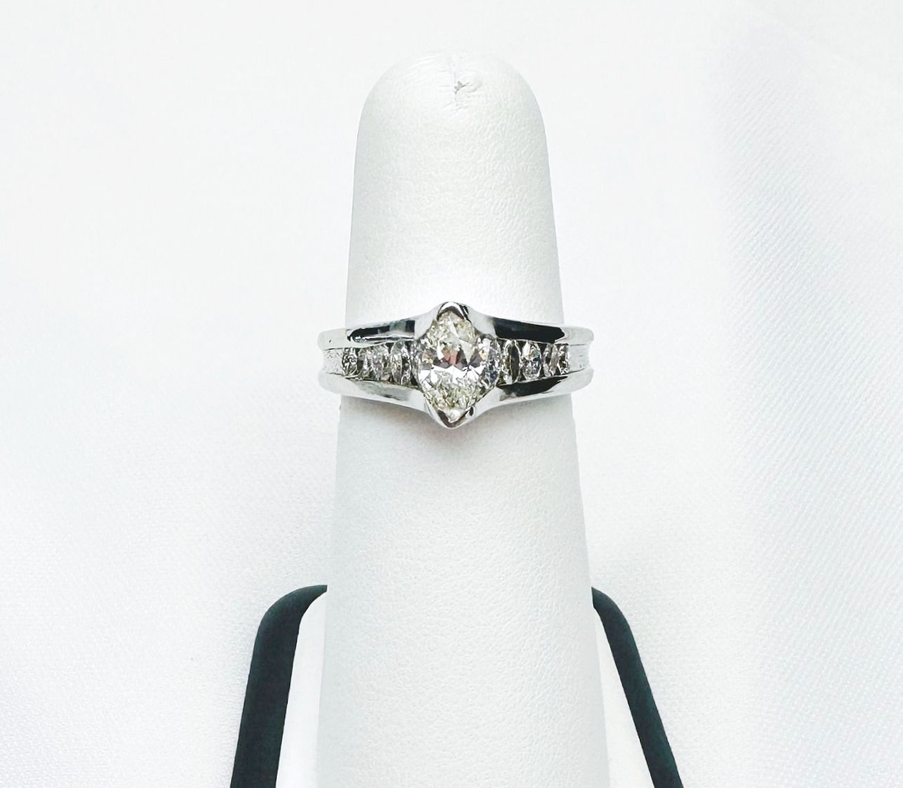 14kt White Gold 1.00ct Marquise Diamond Engagement Ring With Diamond Accents