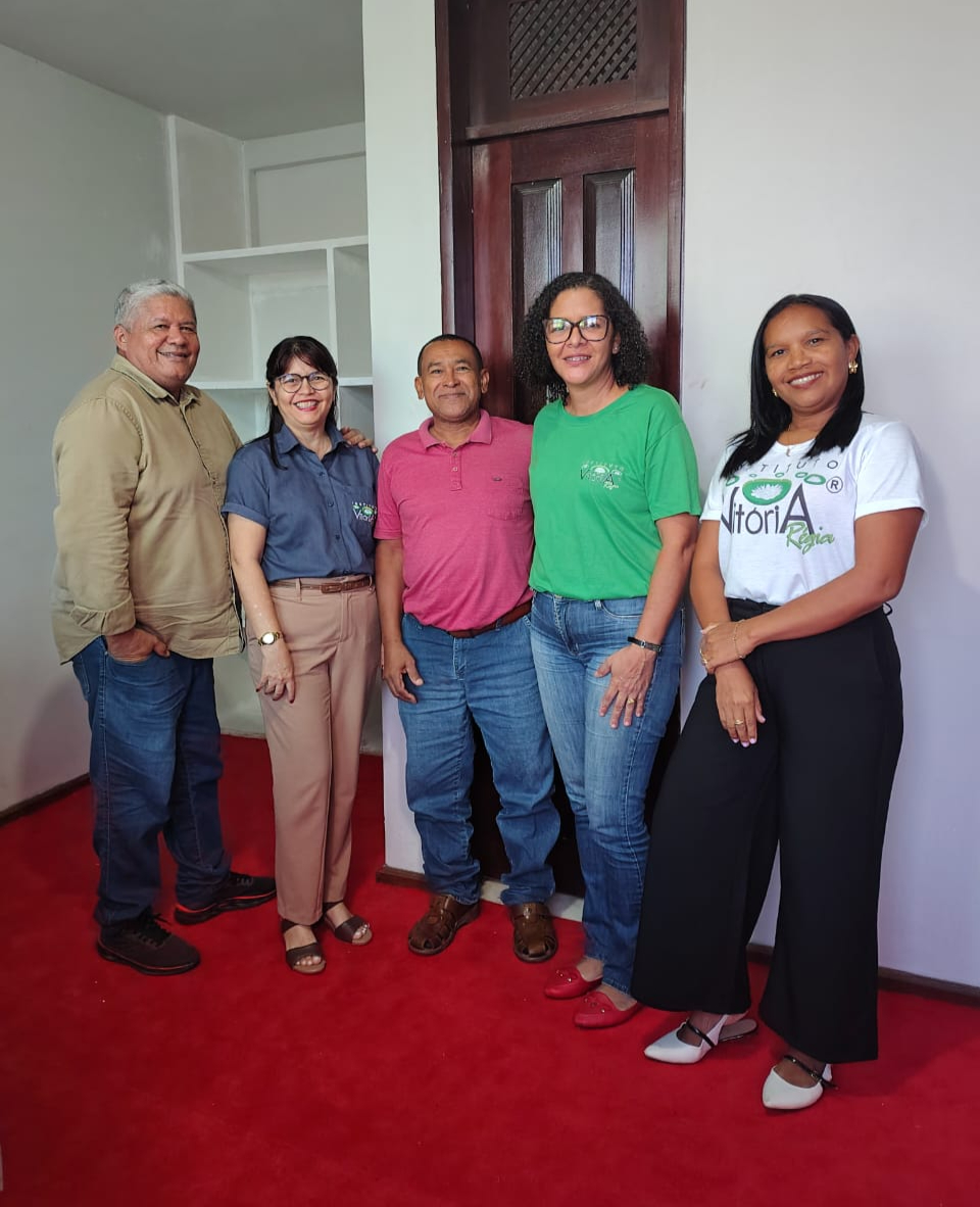 reuniao instituto vitoria regia e comsea