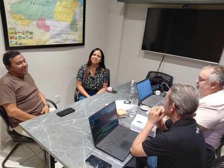 Instituto Vitória Régia realiza reunião de avaliação e planejamento das ações