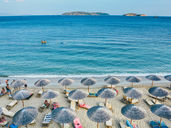 Jeftini letovi ✈️ Beograd → Skiathos Grčka već od 20€+? Ostrvo na kojem se borove šume spuštaju do mora, a svaka plaža izgleda kao razglednica