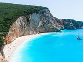 Jeftini letovi Sarajevo → Lefkada ✈️ Grčka već od 20€+? Otkrij ostrvo sa nekim od najljepših plaža u Evropi i morem nestvarnih nijansi plave boje