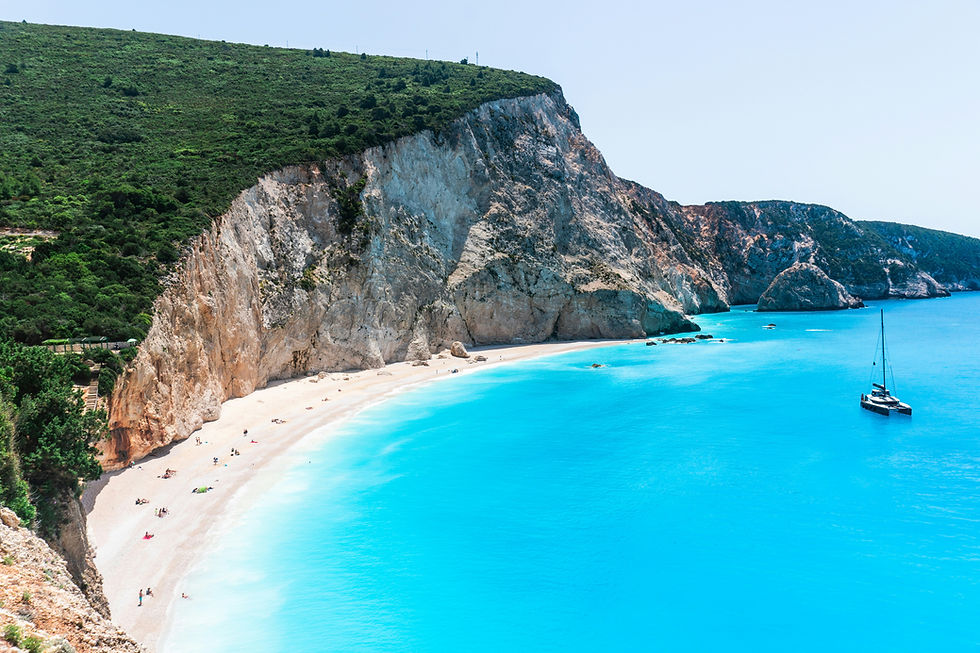 Jeftini letovi Sarajevo → Lefkada ✈️ Grčka već od 20€+? Otkrij ostrvo sa nekim od najljepših plaža u Evropi i morem nestvarnih nijansi plave boje