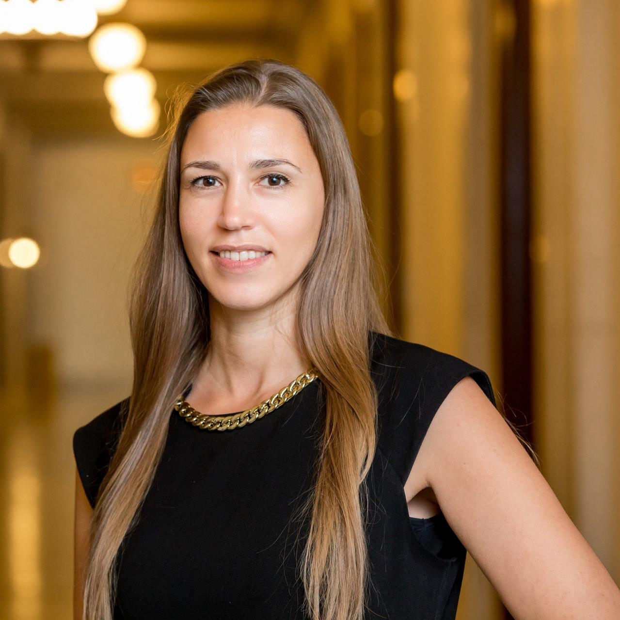 Dr. Lila Mintas