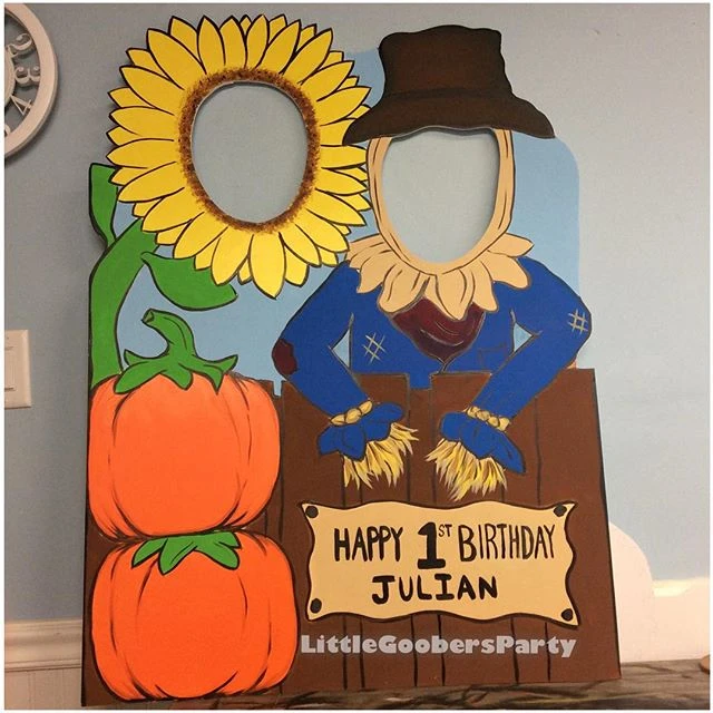 this cute hand painted double face in hole cutout was perfect for a fall themed birthday