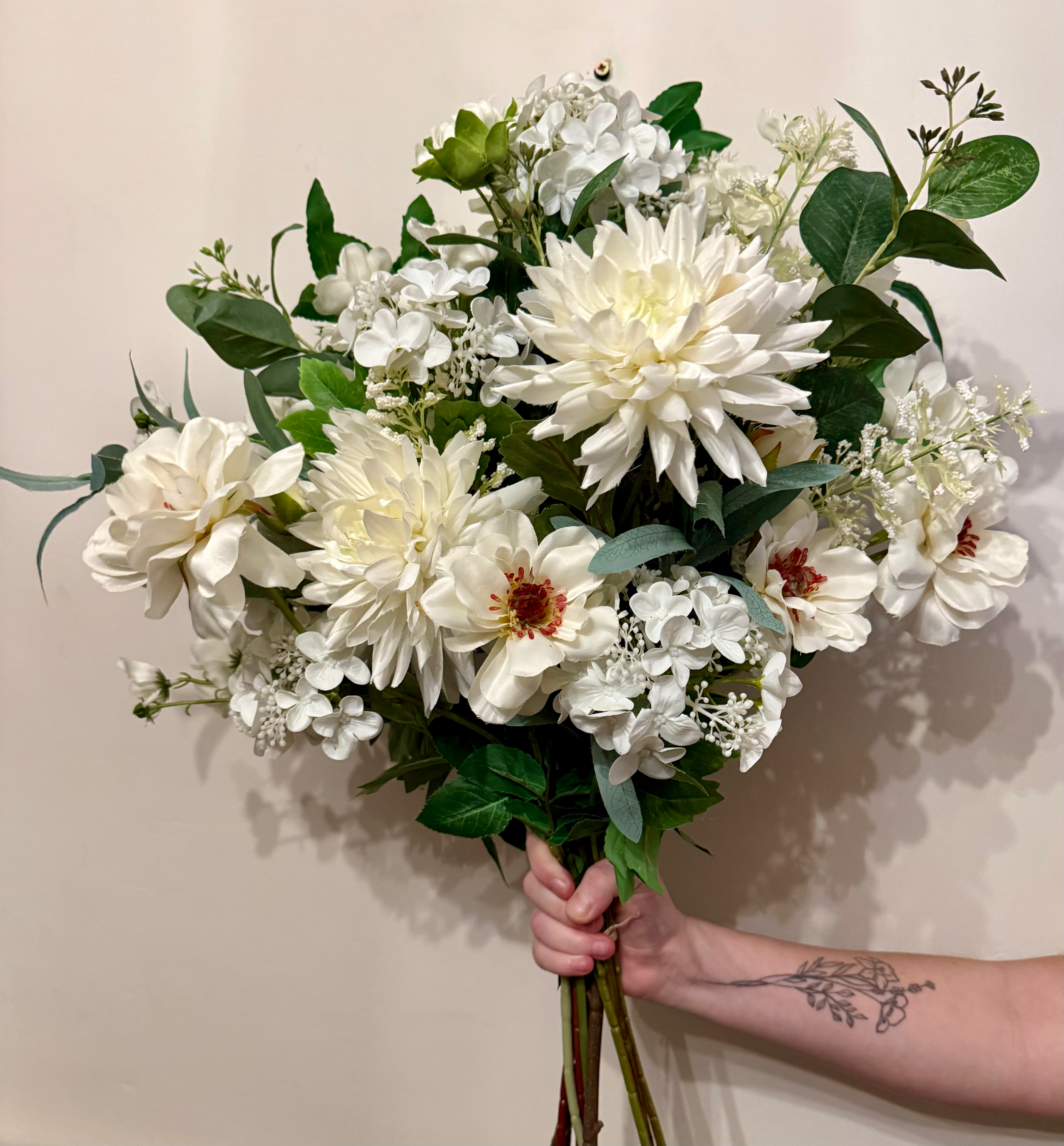 Neutral mixed bouquet 