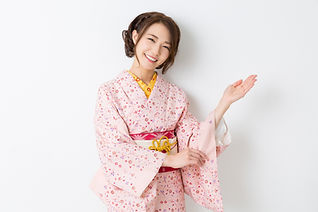年輕女子和服