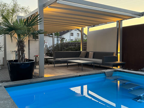 Pool mit Pergola