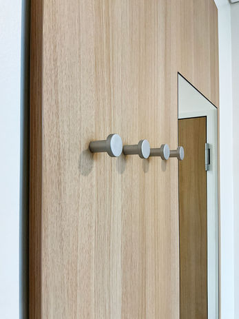 Garderobe Patientenzimmer Klinikum Neumarkt von der Schreinerei Werthammer