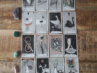 Interpréter les Personnages de la Cour dans un tirage de tarot en 4 clés