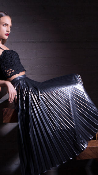 Merdiven üzerinde Moda Modeli 