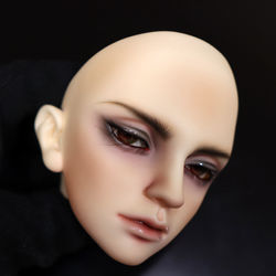 妝色:大地色 (比自然濃)