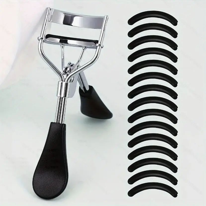 Thumbnail: Portable Eyelash Curler With 15 Silicone Pads and Stainless Steel Eyelash