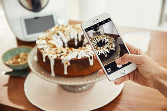 pic with mobile tm6.jpg