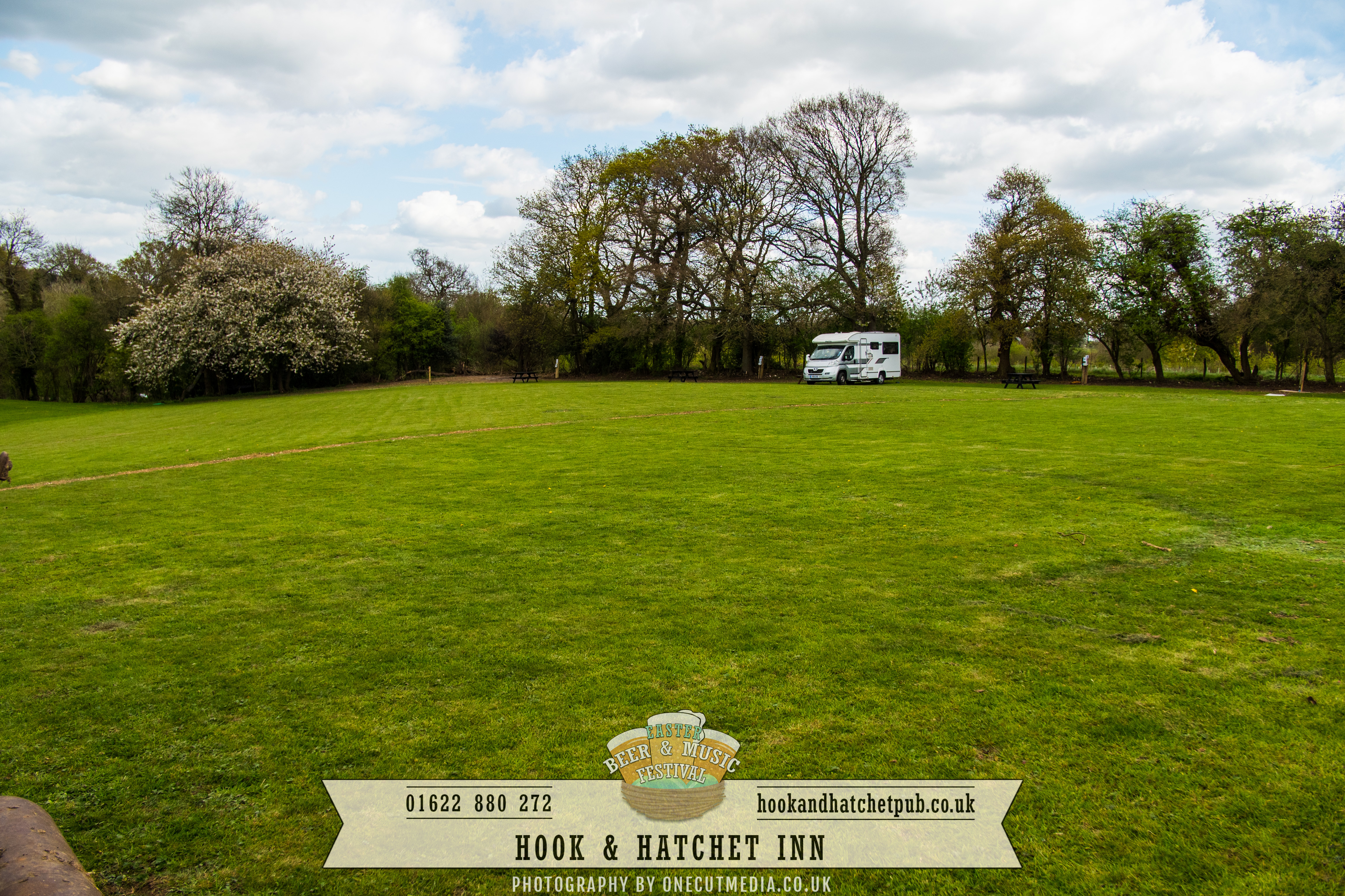 Camping UK Hook and Hatchet Inn