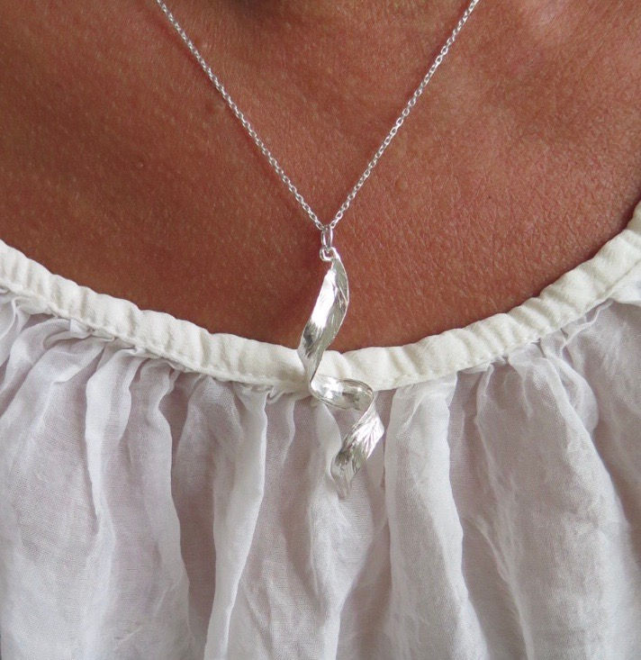 Thumbnail: Curly leaf in sterling silver