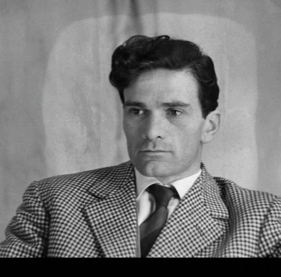 Alcune pagine inedite di Pier Paolo Pasolini: «La mia eterna adolescenza è lieta malattia», su «Il Corriere della Sera», domenica 3 ottobre 1980, p.3.