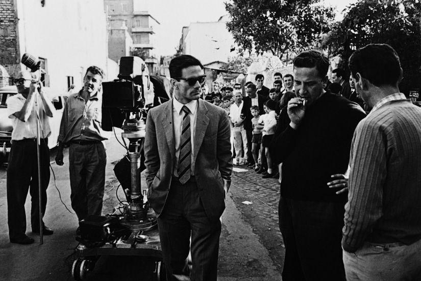 Pier Paolo Pasolini durante le riprese del film Accattone, 1960 © Tazio Secchiaroli/Archivio Cesena/Tutti i diritti riservati