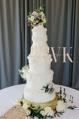Classic Vintage Wedding Cake.jpeg